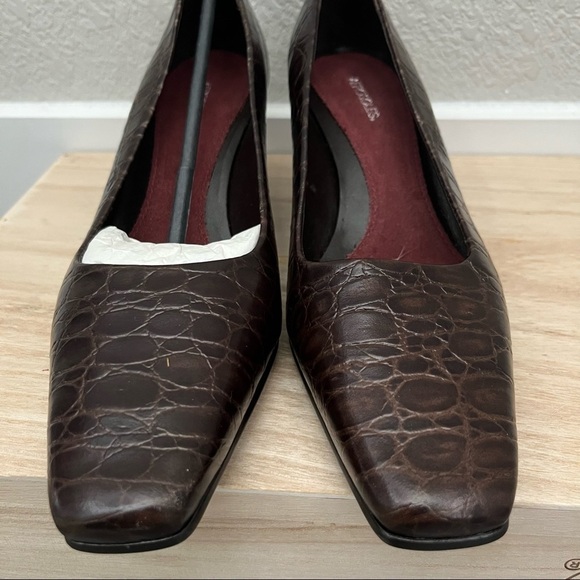 Aerosoles Brown Leather Square Toe Kitten Heels 8.5B - Picture 5 of 5